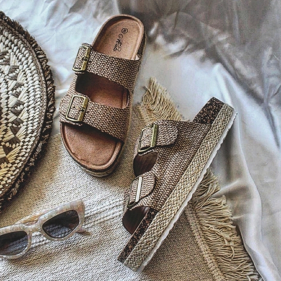 Shoes - 🚨FEW PAIRS LEFT// Tan jute Sandal